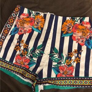 Floral Striped Women's Shorts Flying Tomato Sz 8 short shorts preppy